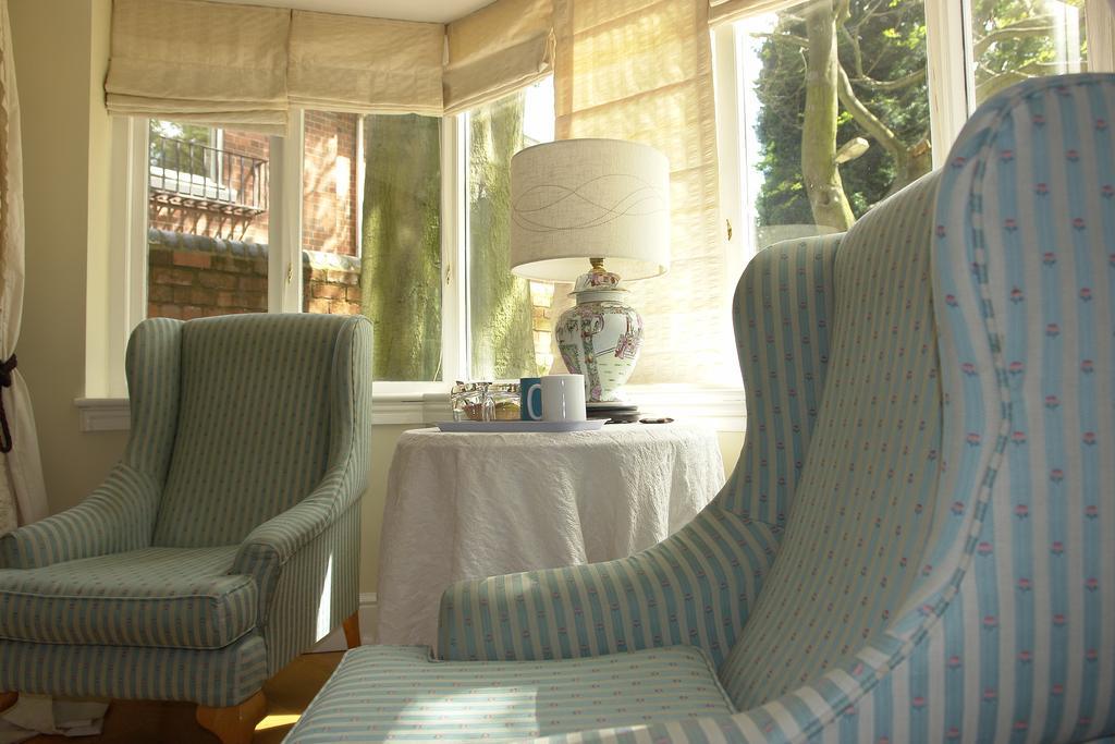 Cavalier House Hotel Birmingham Bagian luar foto